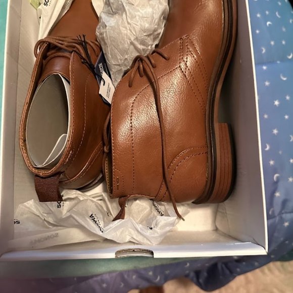 Casual shoes - Picture 2 of 2